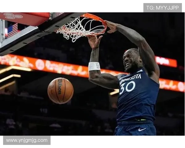 兰德尔表现失常13投仅中2球仅得10分助攻4次抢断3次引发球迷热议